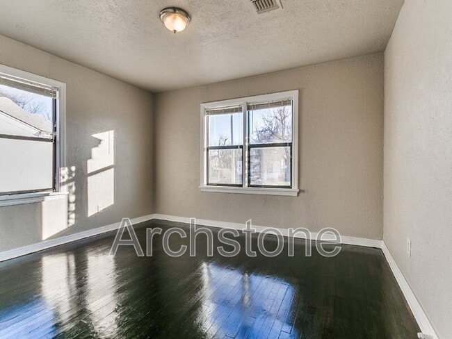 Photo - 1001 NW 100th St