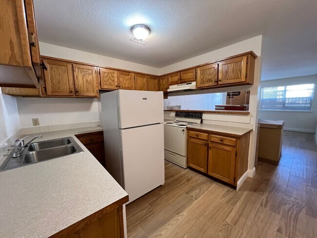 Building Photo - 428 Kays Ln Unit Bldg 17 1D Rental