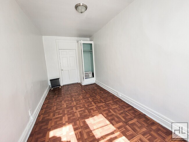 Photo - NEPTUNE AVENUE Unit 2