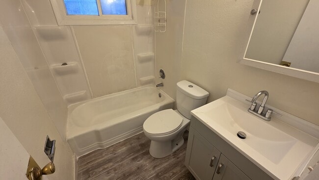 Photo - 2314-2318 Allied Dr