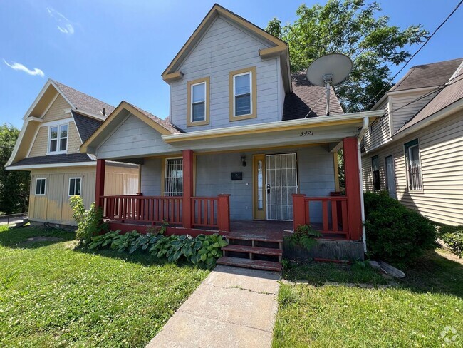 Building Photo - Charming 3-Bedroom Home in Washington Weat...