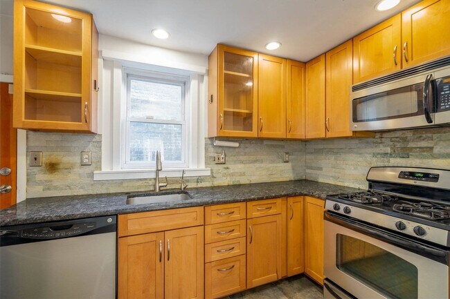 Photo - 802 LeCount St