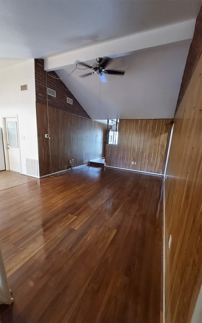 Photo - 2121 Redwood St