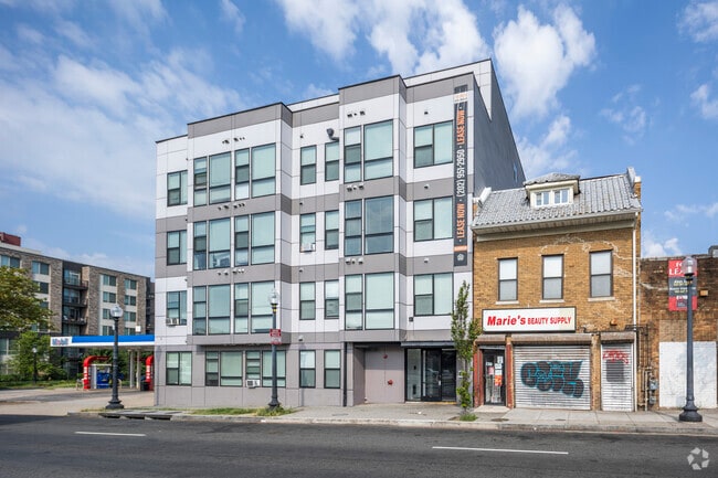 Building Photo - Tranvia Rental