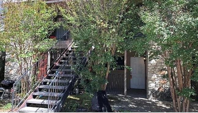 Photo - 7001 Oak Meadow Cir Apartment Unit B
