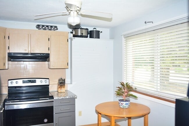 Photo - 9 Mayberry Dr Unit 1