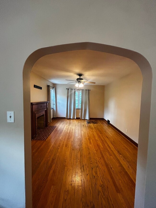 Photo - 635 Jane St