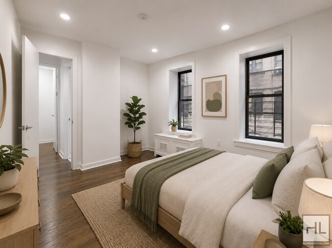 EASTERN PARKWAY / 1-Bed in a Classic Crown Heights Prewar Building