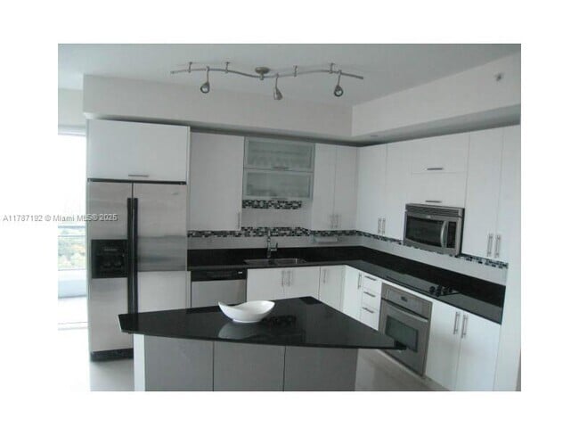 Building Photo - 60 SW 13th St Unit 1900 Rental