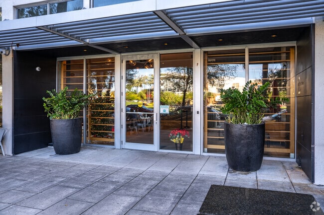 Photo - Two Midtown Miami Condominium