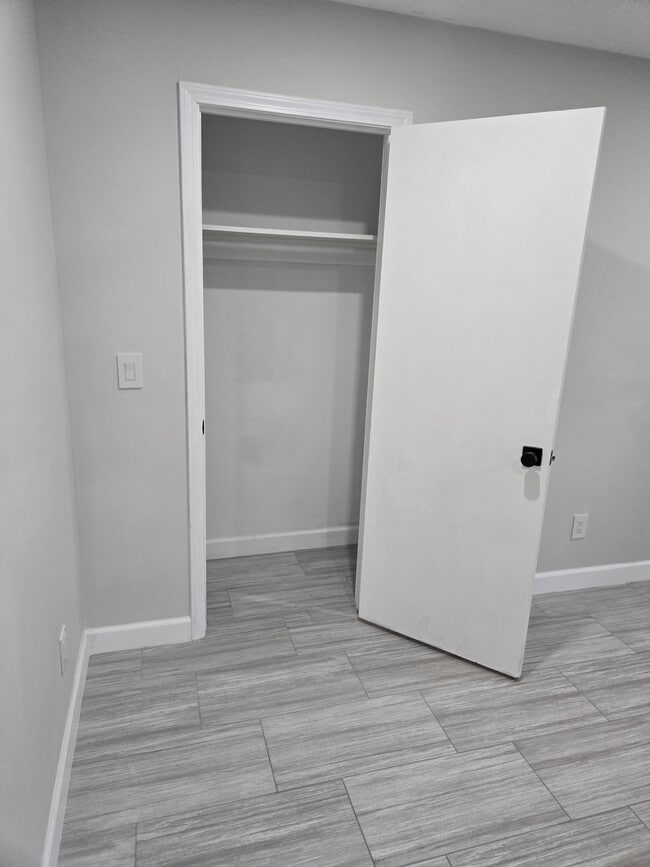 Building Photo - 1042 Adams Rd Unit Cozy studio Rental