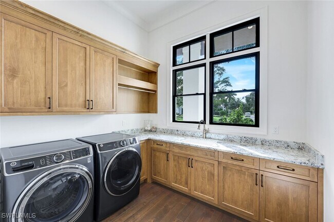 Building Photo - 3200 Crayton Rd