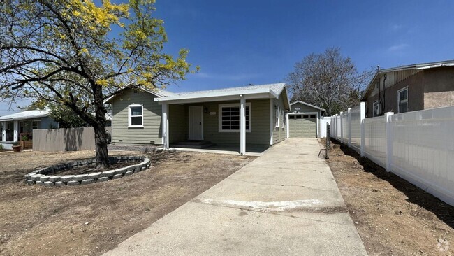 Building Photo - Adorable 2 Bedroom 1 Bath Home in Yucaipa ...