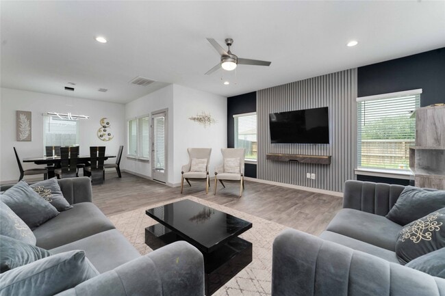 Photo - 12812 Barnsbury Ln