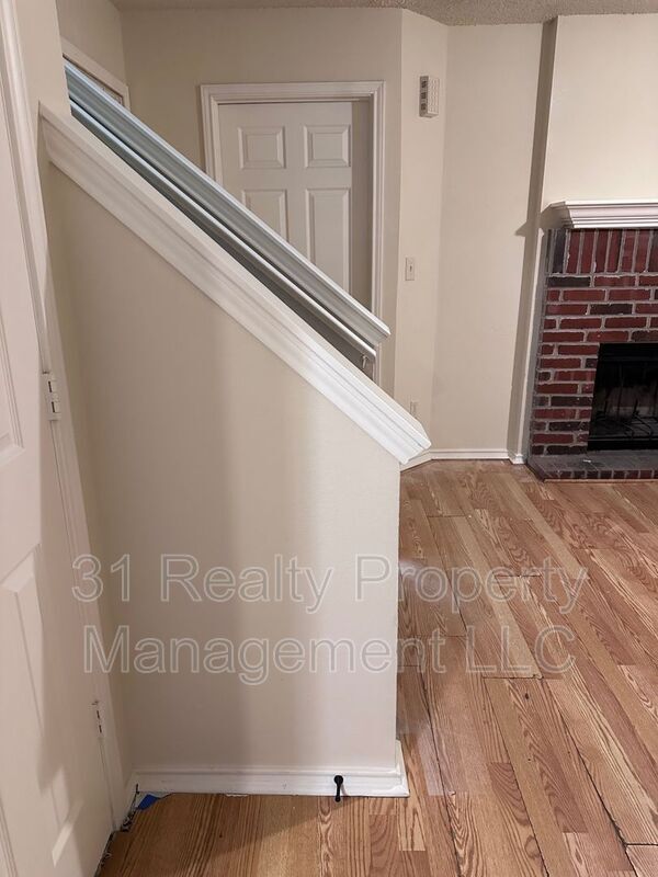 Photo - 912 Fairbanks Cir