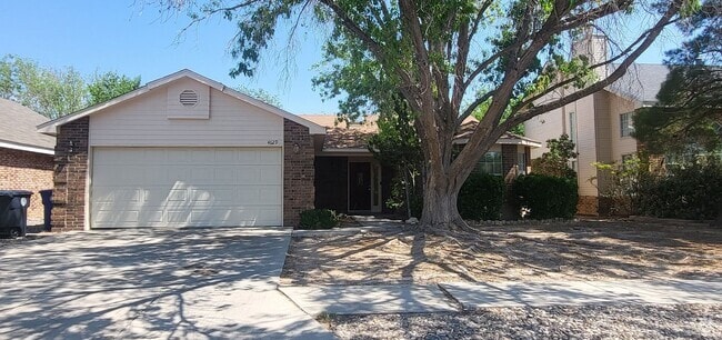 Building Photo - Taylor Ranch 3 Bedrooms 2 Bath 2/CG 1550/sf Rental