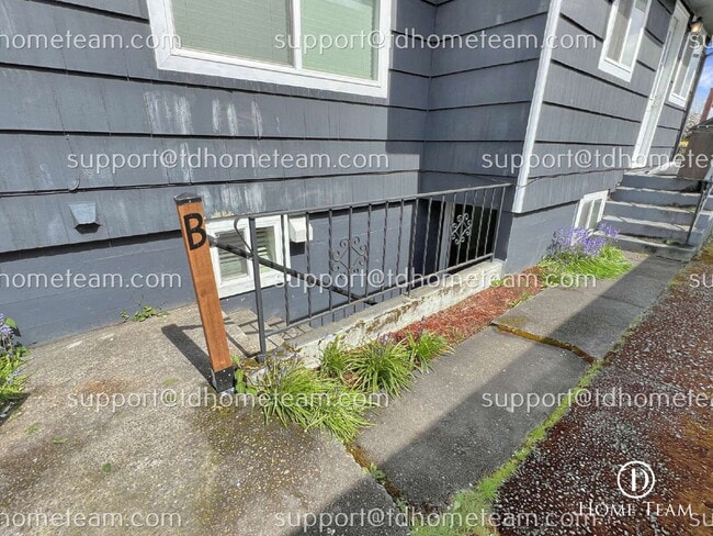 Photo - Modern and Spacious Duplex Rental in Tacoma's Desirable Location! Unidad B