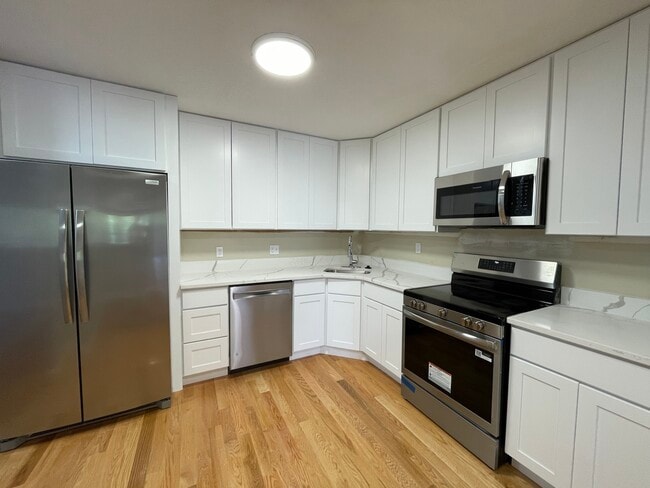 Building Photo - 1850 Beacon St Unit 304F
