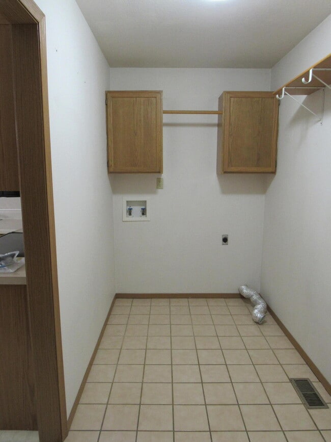 Photo - 469 Haymes Ct