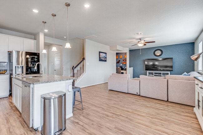 Photo - 11503 Bakersfield Pass