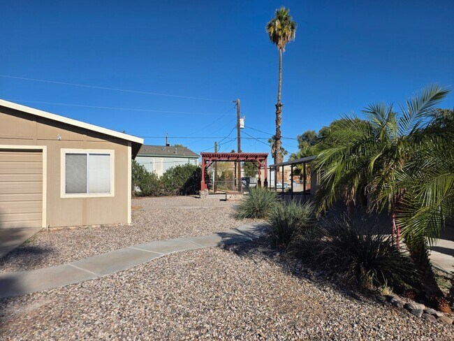 Photo - STUNNING PROPERTY-3 bedroom/2 bath Manufacture home in Central Bullhead City