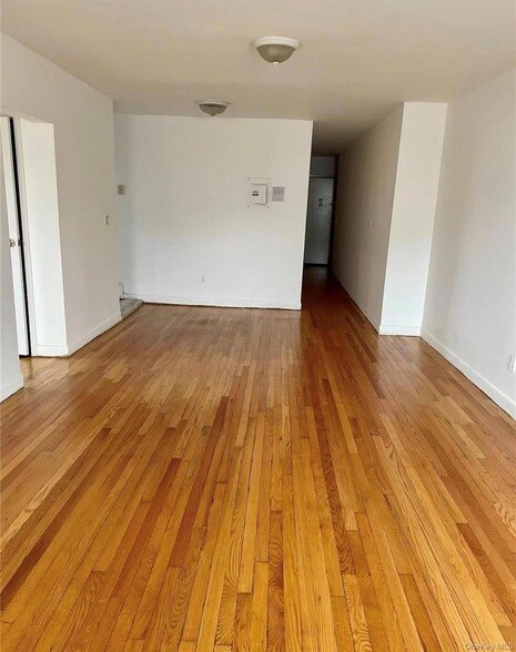 Photo - 7 Bond St Unit 3J