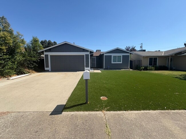 Building Photo - Remodeled 3bed/2bathroom home in West Sac