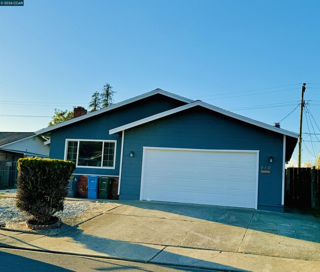 Building Photo - 419 Pomona Ave