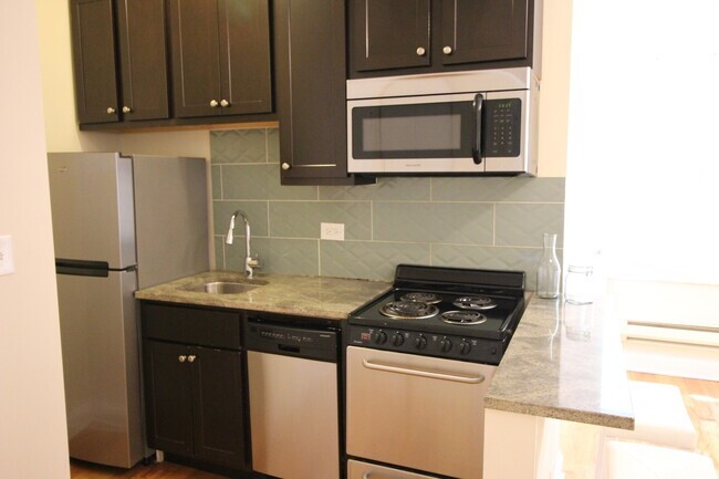 Building Photo - 1210 W Granville Ave Rental
