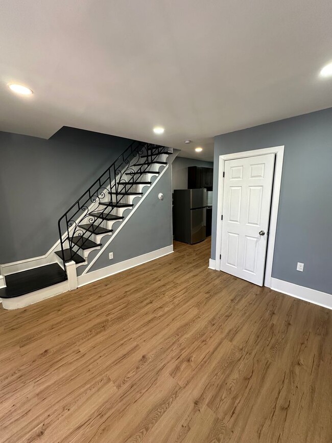 Renovated 3 Bed, 1 Bath rowhome - Renovated 3 Bed, 1 Bath rowhome