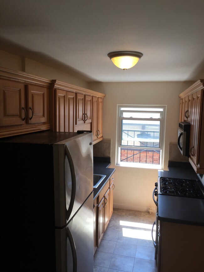 Kitchen - Newly renovated - 929 Teaneck Road Unit C4