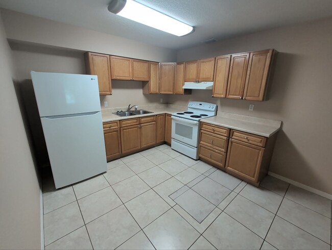 Photo - 2560 E Constance Ct Unit Apt 4