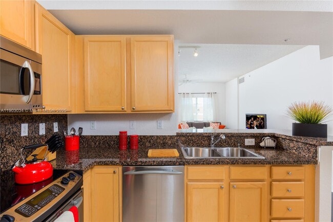 Photo - 6001 SW 70th St Unidad 610