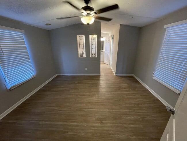 Photo - 724 Graham Dr