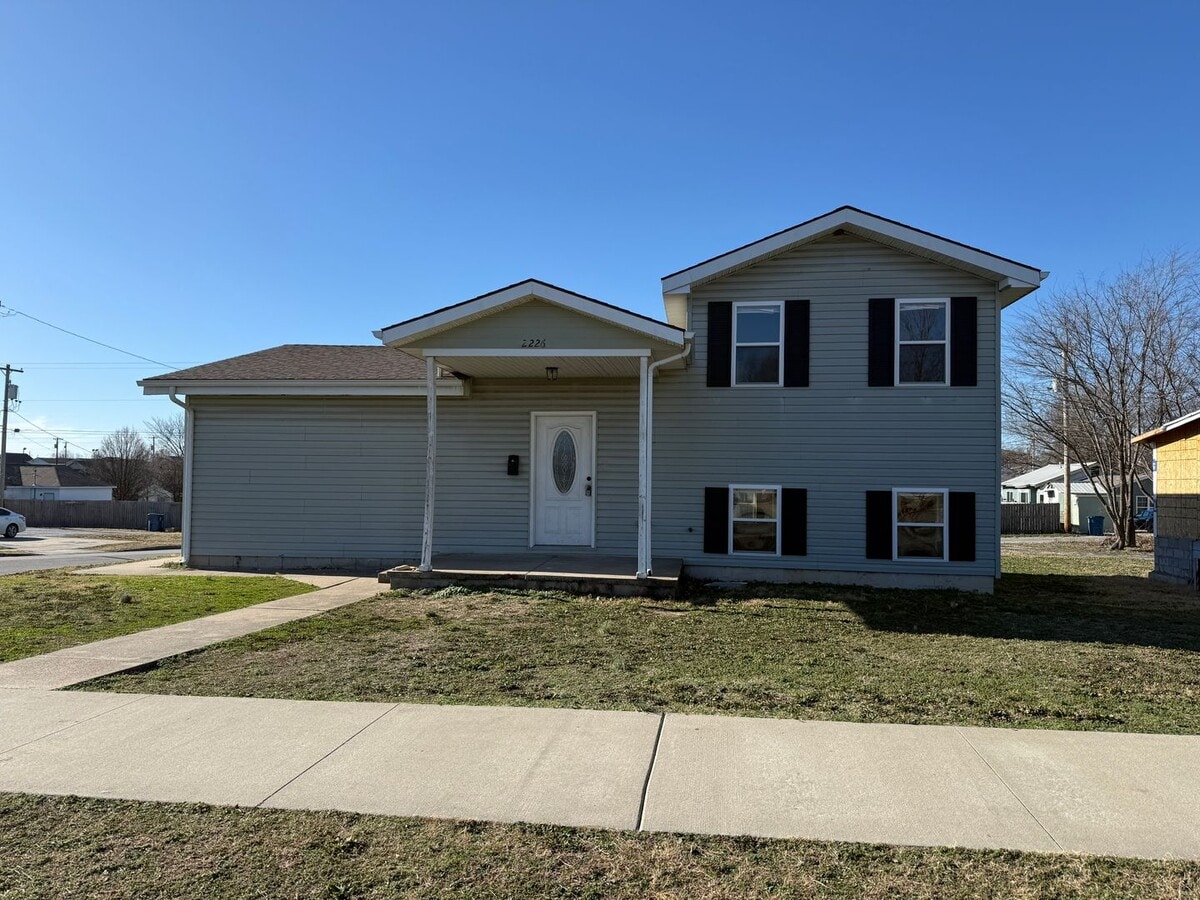 COMING SOON: 4 BEDROOM / 2 BATHROOM HOUSE IN JOPLIN MO!!! - COMING SOON: 4 BEDROOM / 2 BATHROOM HOUSE IN JOPLIN MO!!!