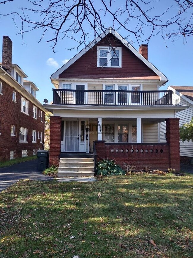 Building Photo - 2174 Oakdale Rd Unit Loft