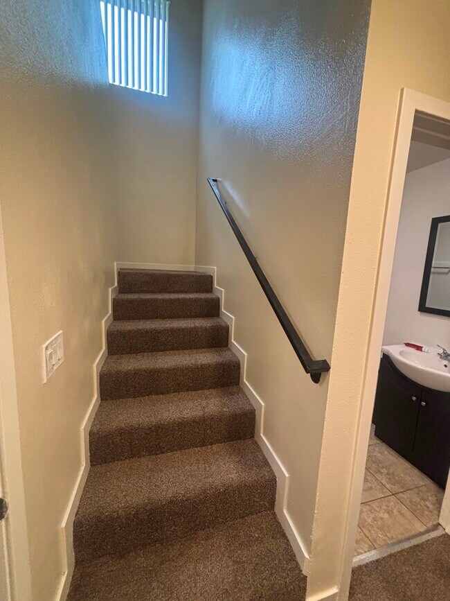 Photo - 403 W 105th St