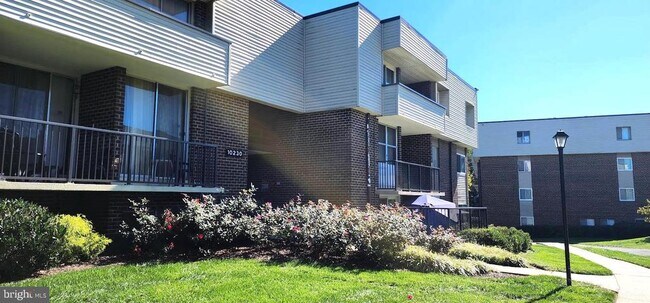 Photo - 10230 Prince Pl Unidad 15-108