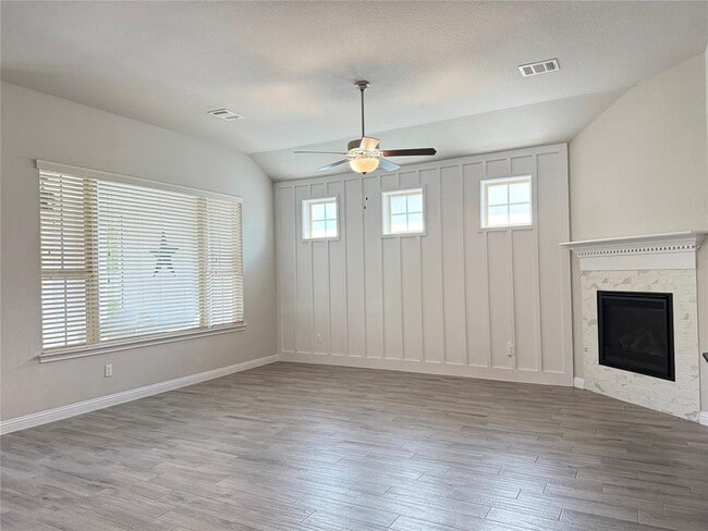 Photo - 712 Germander Rd