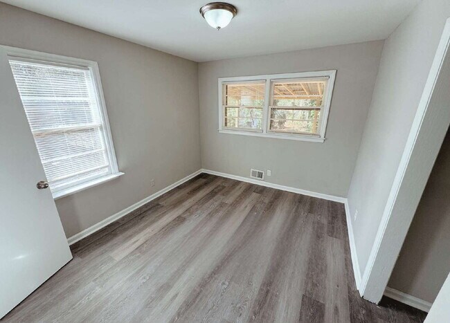 Photo - 2609 County Line Rd SW