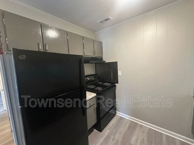 Photo - 5853 Century Oaks Dr