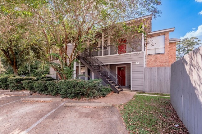 Building Photo - 2404 Sycamore Ave Unit A-4