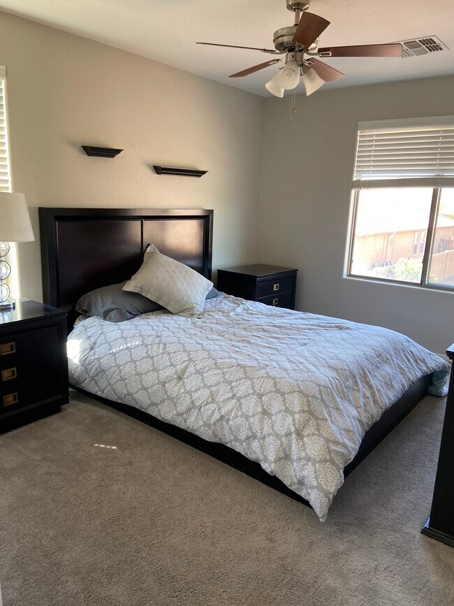 11872 W Alvarado Rd