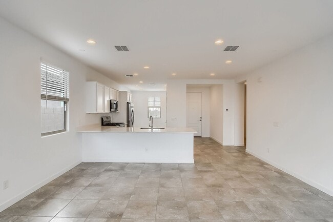 Photo - 16894 W Evergreen Rd