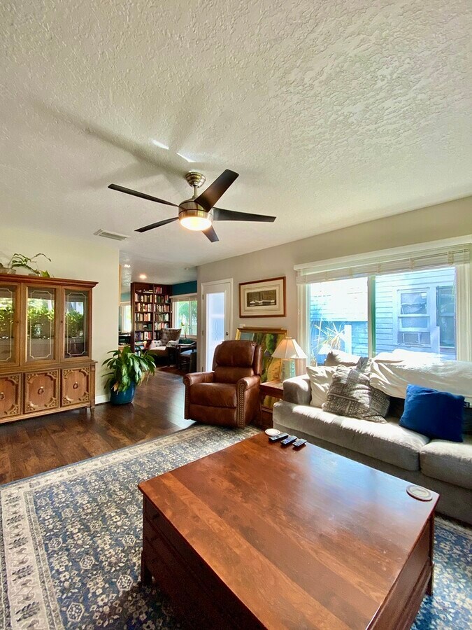 Photo - 2831 2nd Ave S