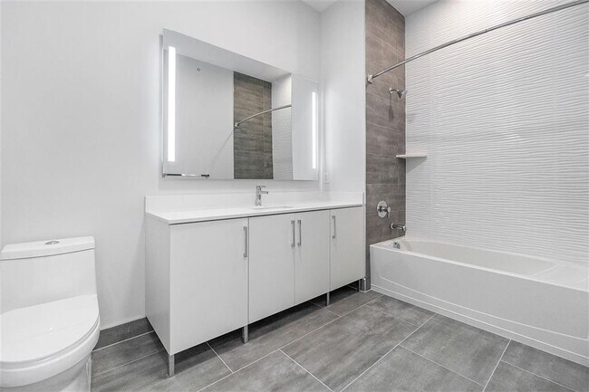 Photo - 119 Peter St Unidad 408