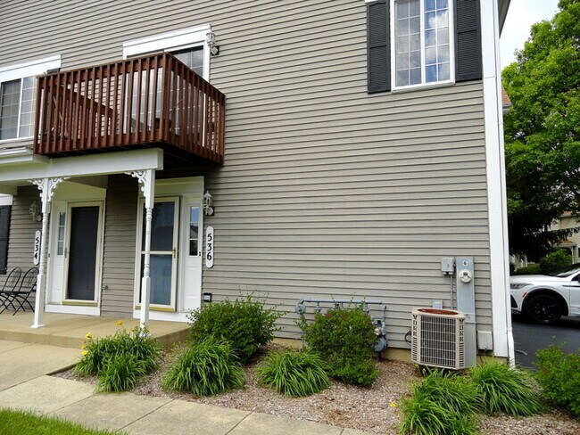 Photo - 536 Sandhurst Ln Unit 536