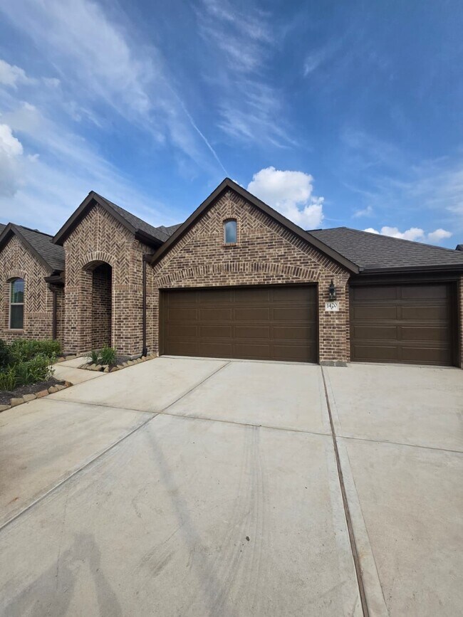 Photo - 1420 Florecer Ln