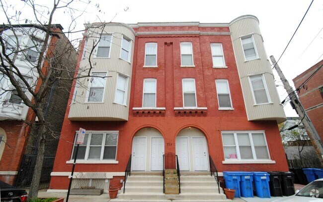Building Photo - 711 N Hoyne Ave Unit 1N Rental