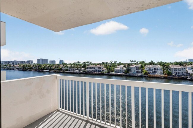 1500 S Ocean Dr Unit 5E
